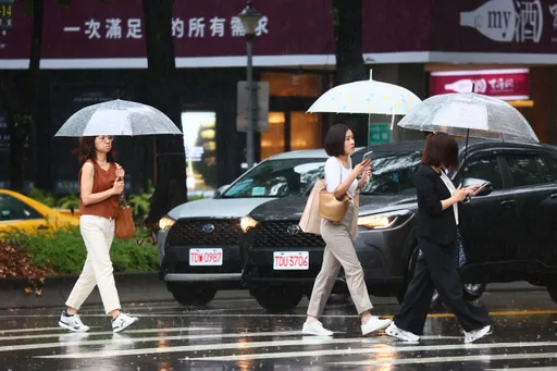 今全台濕涼有雨！離島最低16.8℃　下周恐有熱帶擾動生成