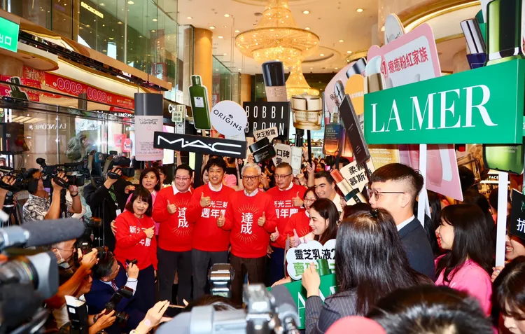 新光三越南西店周慶現場。彭欣偉攝