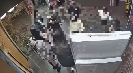 黑幫吃火鍋被朋友打卡害慘！仇家到場尋仇　他衝動一刀刺死人嚇壞