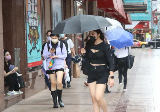 这县市今晚停班课！还没下班又接明天台风假　网惊「有快」：敲碗6天连假