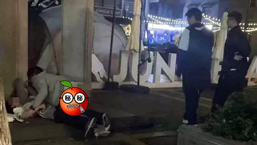 鬧區男女「當街交疊野砲」　遊客近距瞧！在地人：這種事常發生