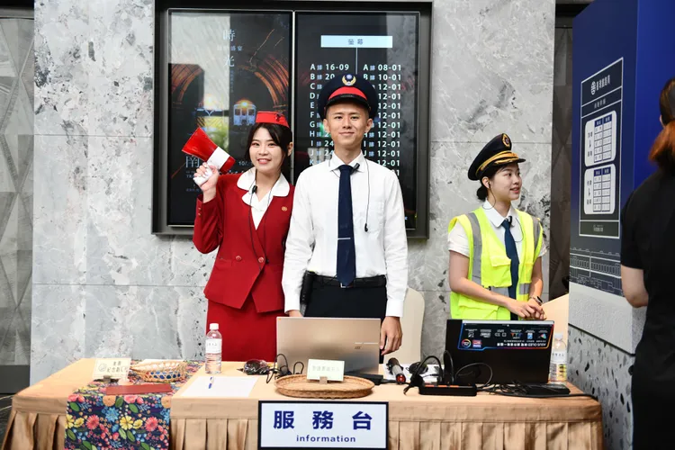 電影音樂會讓民眾重溫南迴鐵路的美麗風光。業者提供