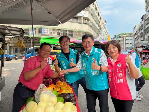 綠委黃國書陪江肇國連跑3市場 交棒傳承!好人才延續服務