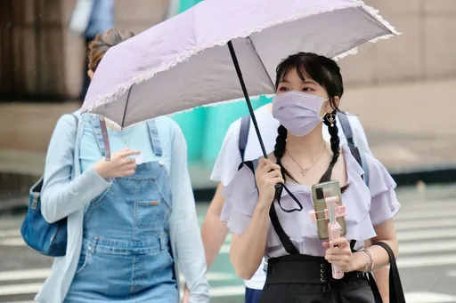 豪大雨炸5縣市！布拉萬將轉強颱　東北季風吹一周再降溫