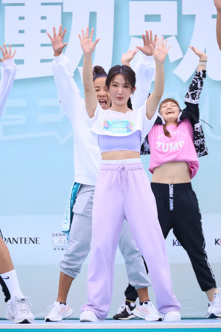 郭書瑤今熱歌勁舞。攝影中心攝