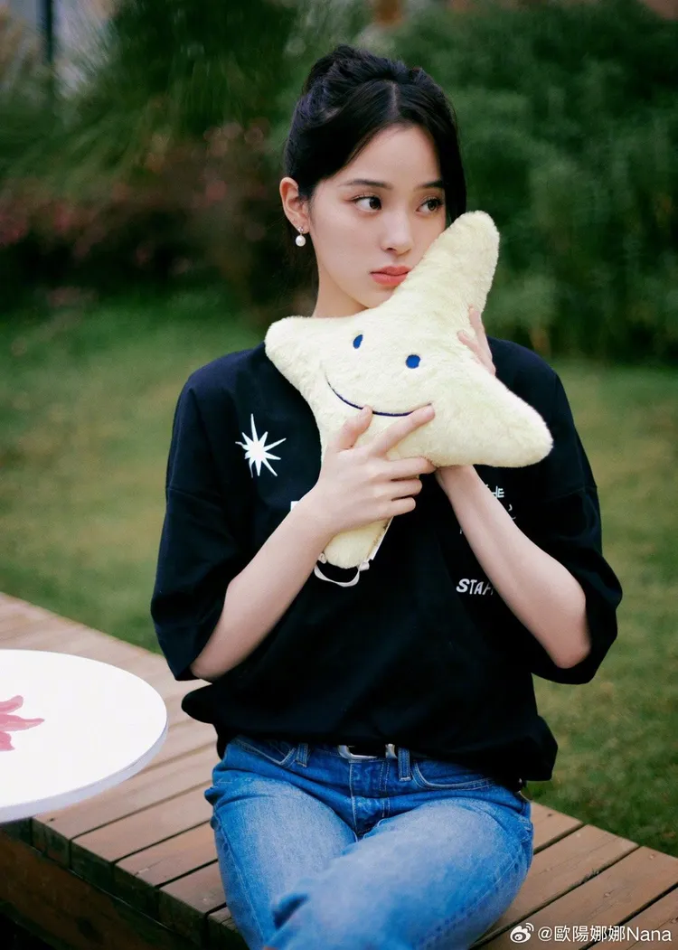 每逢中國大小節日，歐陽娜娜的祝福沒少過。翻攝歐陽娜娜微博