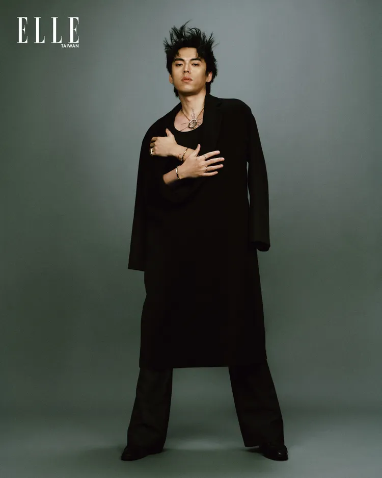 HUSH擁有資深作曲人、LGBT金曲歌王等雙重身份。《ELLE》國際中文版提供