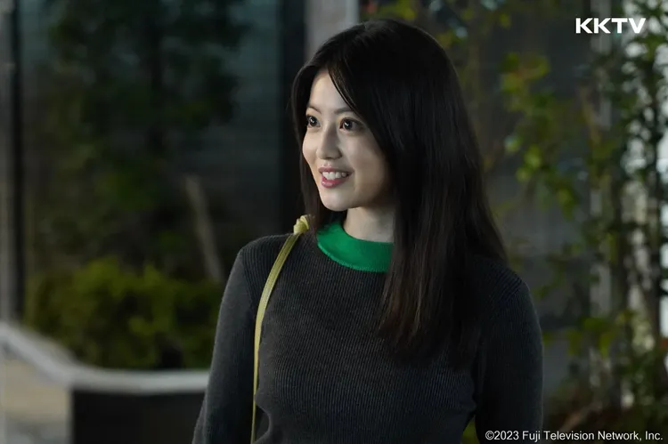 今田美櫻飾演美髮師，松下洸平爆料差點被他勒死。KKTV提供