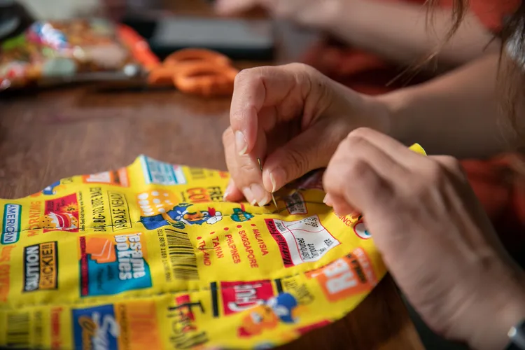 手作縫製的布衛生棉幫助非洲偏遠村落女性終結月經貧窮，工作坊活動於10月9日推出。愛女孩國際關懷協會提供