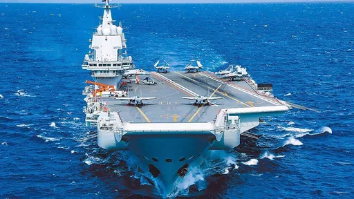 共軍山東艦3度在日本周邊海域活動 起降艦載機