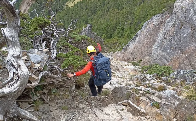 地面搜救人員完成任務，今天連假第3天仍持續撤離中。台中市消防局提供