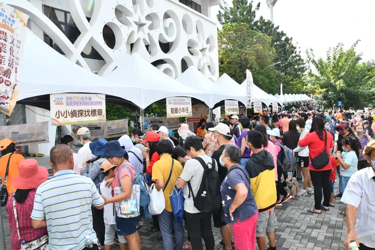 彰化乳牛節活動吸引大批民眾參加。縣府提供