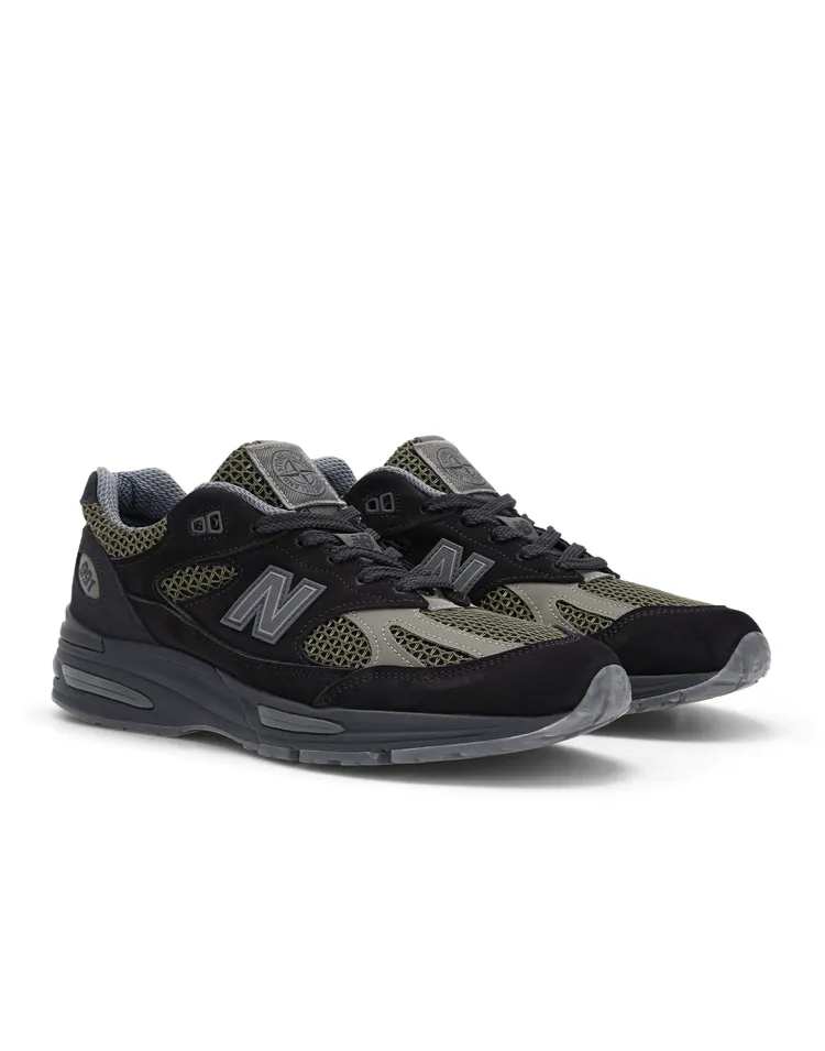 New Balance x Stone Island MADE in UK 991v2，9880元。品牌提供