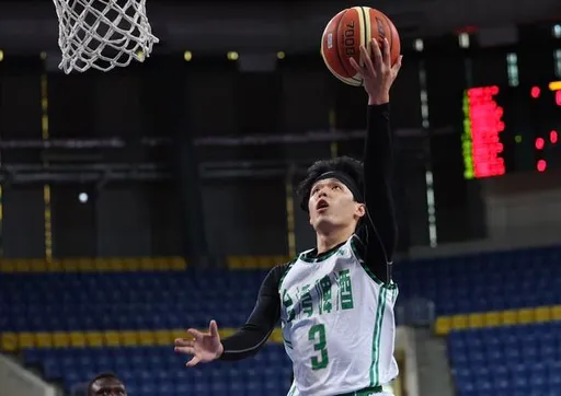 吳季穎不認打假球!「和網友玩笑話」 變賣嚴凱泰手錶他這樣說