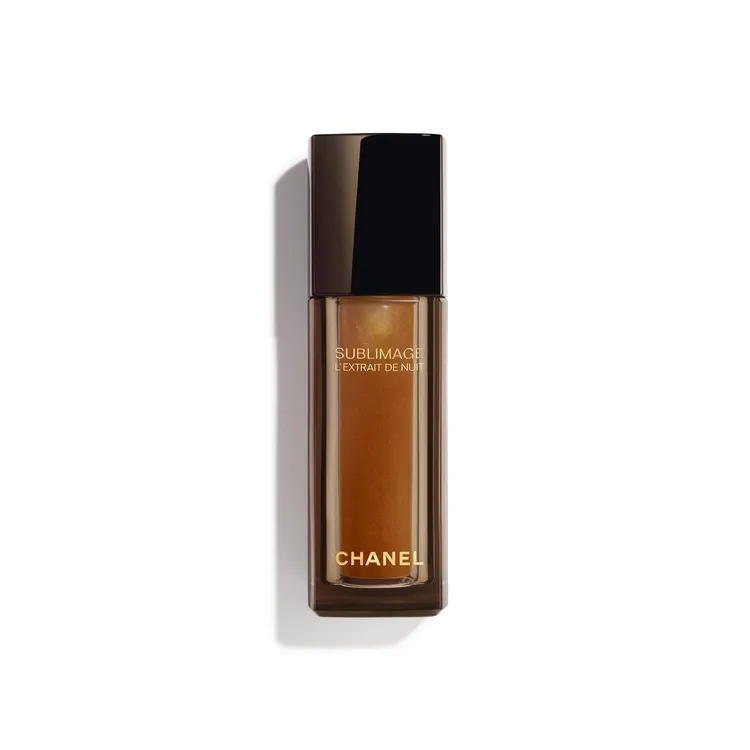 香奈兒奢華極萃時光肽金露，30ml／2萬5700元。品牌提供
