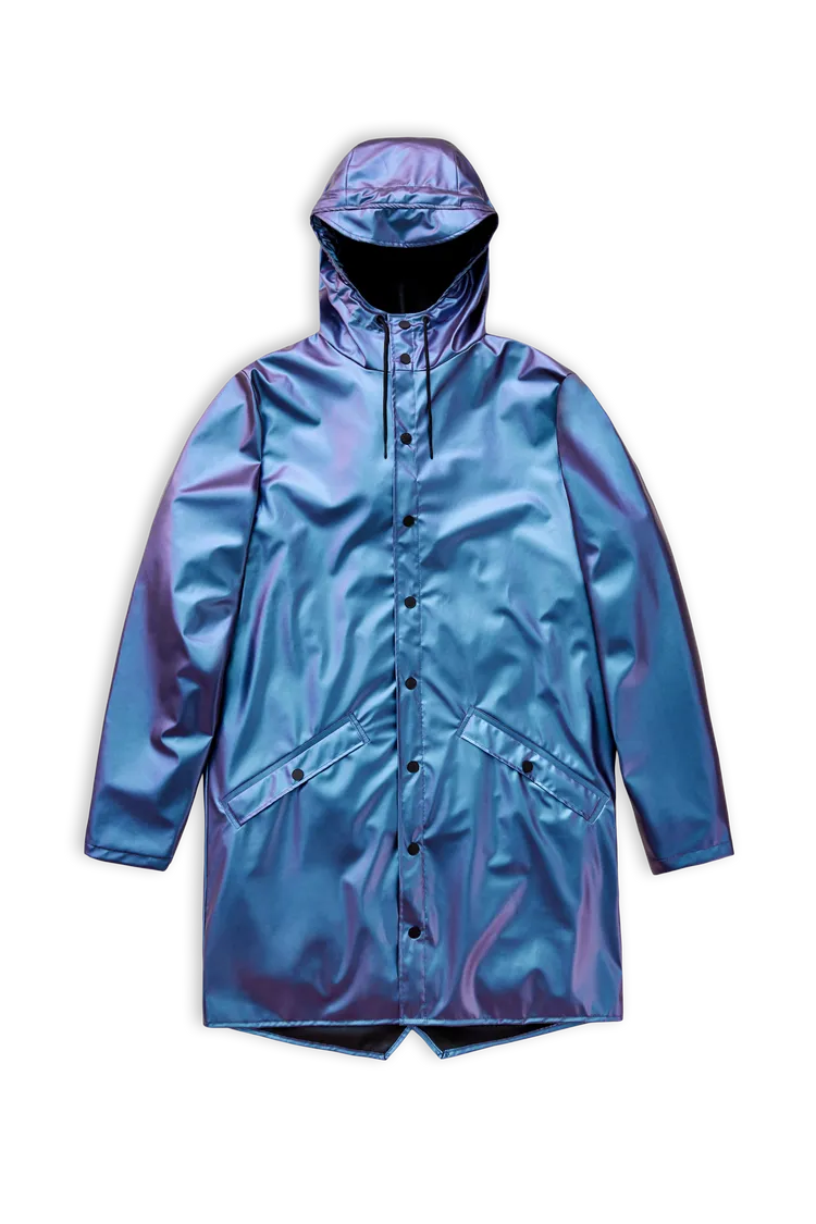 RAINS極光藍經典基本長版防水外套，3980元。品牌提供