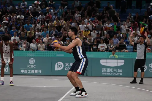 这位选秀状元不简单!还没打职篮 就帮台湾赢得亚运史上篮球首金