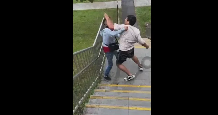 雙方真人PK還有網友錄影見證。翻攝自黑色豪門