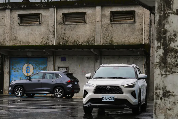 Yaris Cross延續來自Toyota SUV家族設計語彙，看車頭看起來就像是小一號的RAV4。林浩昇攝