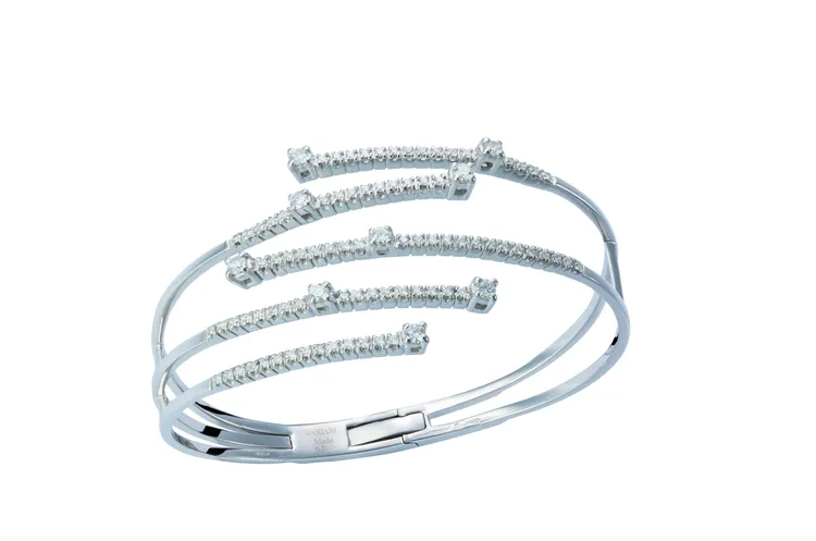 DAMIANI Masterpiece聖羅倫佐系列18K白金鑽石手環，60萬元。品牌提供