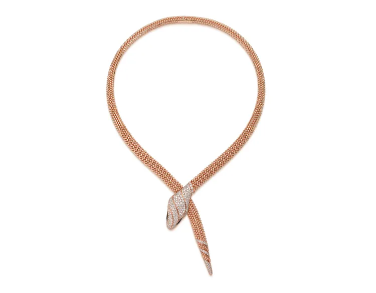 寶格麗Serpenti Viper系列玫瑰金鑽石項鍊。品牌提供