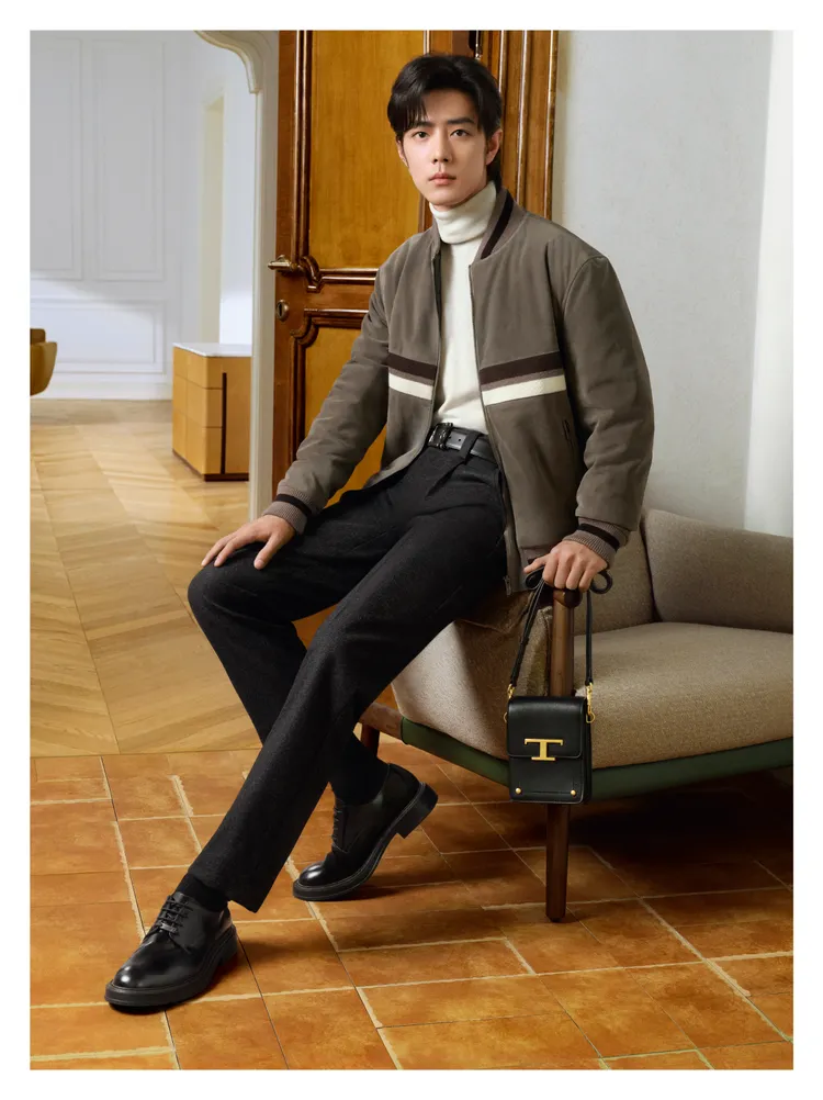 風琴包中性時髦的風格適合任何造型。品牌提供