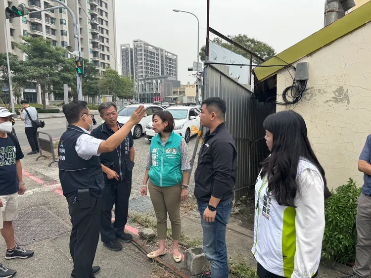 林靜儀等人在場會勘。林靜儀服務處提供