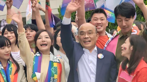 對抗謠言「終讓每人都享受幸福」 蘇貞昌現身同志遊行