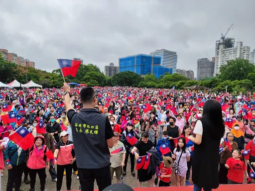 林口國慶升旗湧4000人 旗海飄揚壯唱國歌「太感動了!」