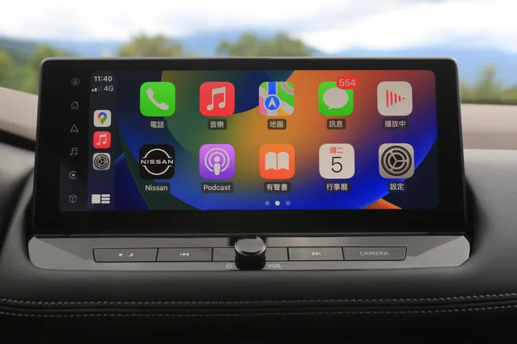 中階車款以上標配12.3吋寬幅觸控螢幕，並且搭配無線Apple CarPlay及有線Android Auto連結。林浩昇攝