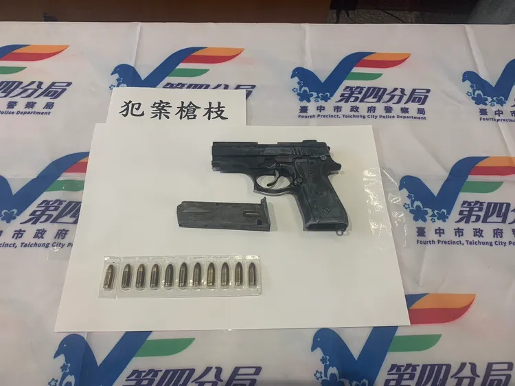 何嫌犯案用的槍械。民眾提供