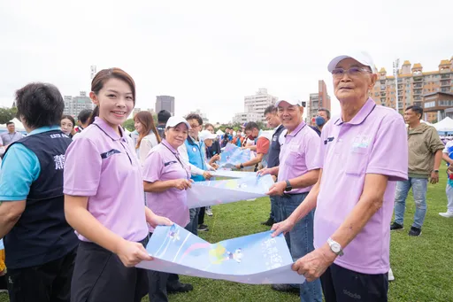 竹市長青運動會登場! 高虹安與2400名長輩齊同樂