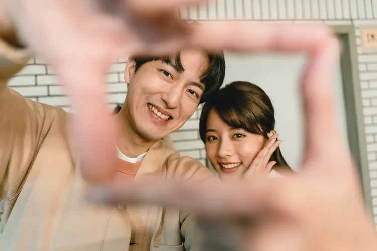 邱昊奇（左）和王上菲默契佳。主緯來提供