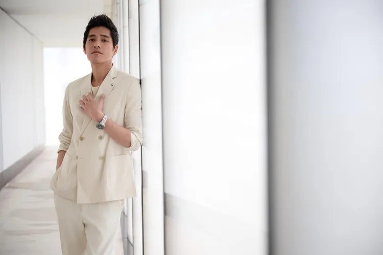 藍正龍日前在廈門出席活動，選戴泰格豪雅Carrera計時腕錶綠面鋼帶款。品牌提供