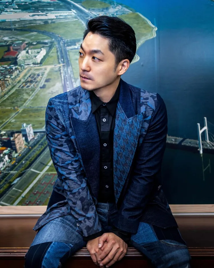 蔣萬安時尚試裝。翻攝蔣萬安IG