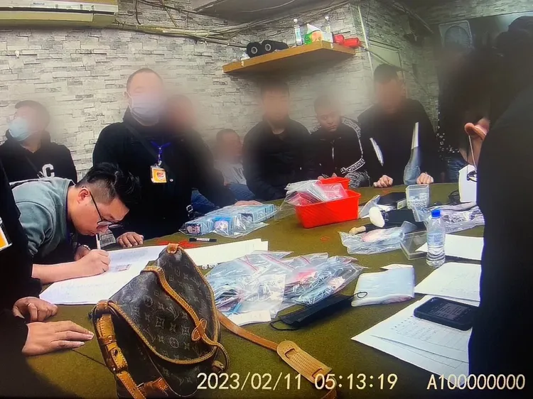 警方破獲天九牌賭場。翻攝畫面