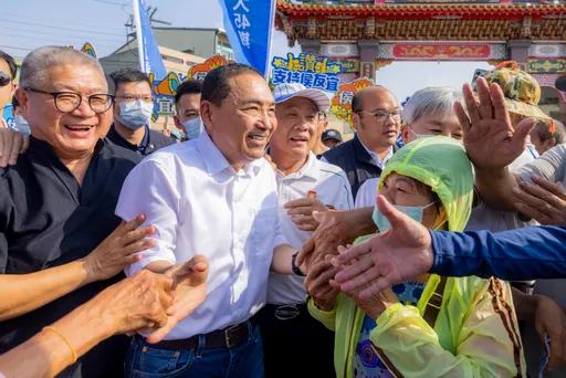 回家鄉嘉義拋長照「國家罩」 侯友宜提3主張:開辦長照保險、住院「全責照護」