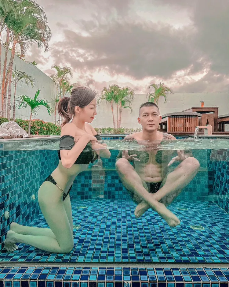 「鳳梨」和女友歐菈感情甜蜜。翻攝自鳳梨臉書