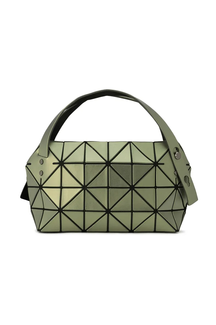 奧拉方形S手提包，2萬200元。品牌提供