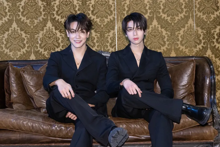 Joong（左）原本想要5歲的Dunk，後來改變心意，希望有5個Dunk，隨時可以看到他。無限娛樂提供