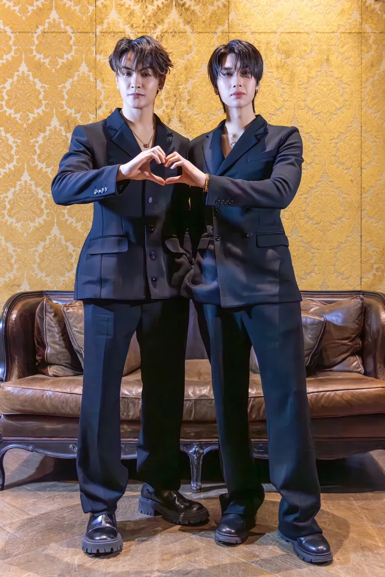 Jonng（左）、Dunk現場清唱中文歌。無限娛樂提供