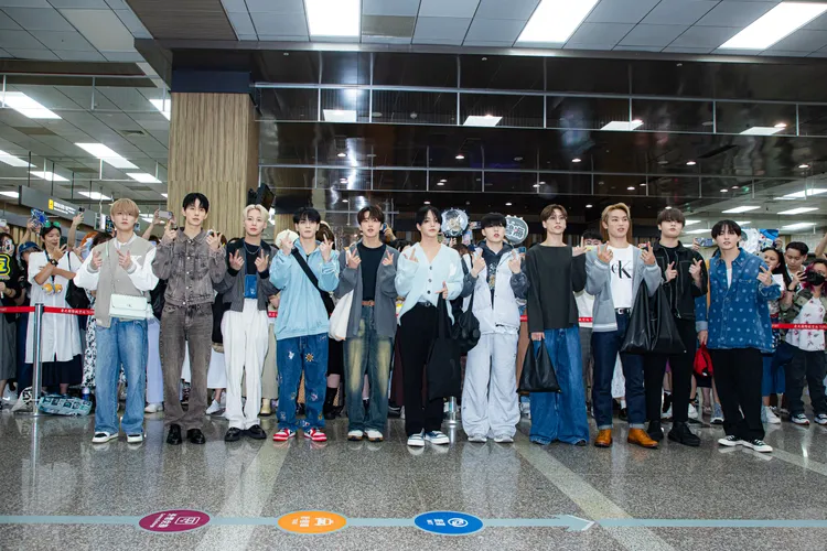 JO1停留2分半，200名粉絲尖叫聲不斷。COME ON JKSSP提供