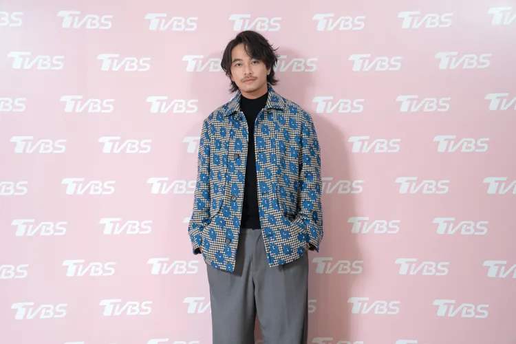 楊銘威扮「深櫃」同志。TVBS提供