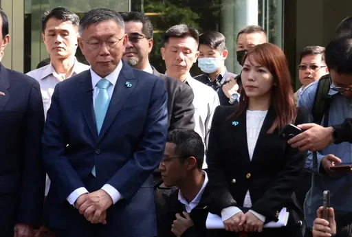 柯文哲哭了！認了壓力大失眠　想到「支持者這句話」淚崩