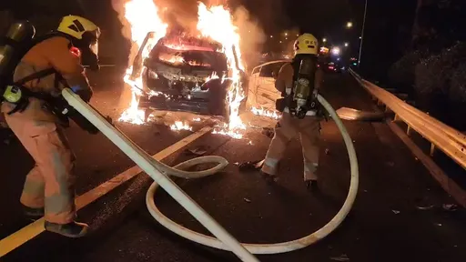國3寶山段2小客車擦撞引發火燒車　6人輕傷送醫