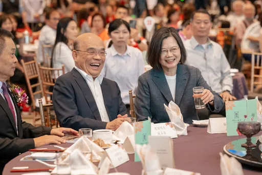 蔡英文誇蘇貞昌有眼光! 喊話讓下世代更多屏東人為國家服務
