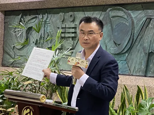 邱毅控民進黨用蛋荒賺災難財、陳吉仲給超思油水 「法院不罰」陳駿季說話了