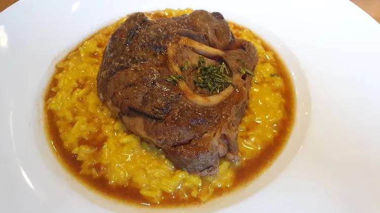 捷克好一點的牛排餐約35歐元，但如果在法國得花50歐元才吃得到。林芳如攝