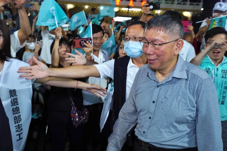 柯文哲進場。民眾黨提供