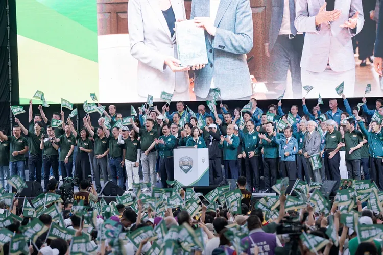 民進黨各派系重要人物今均到場挺賴清德。賴競辦提供